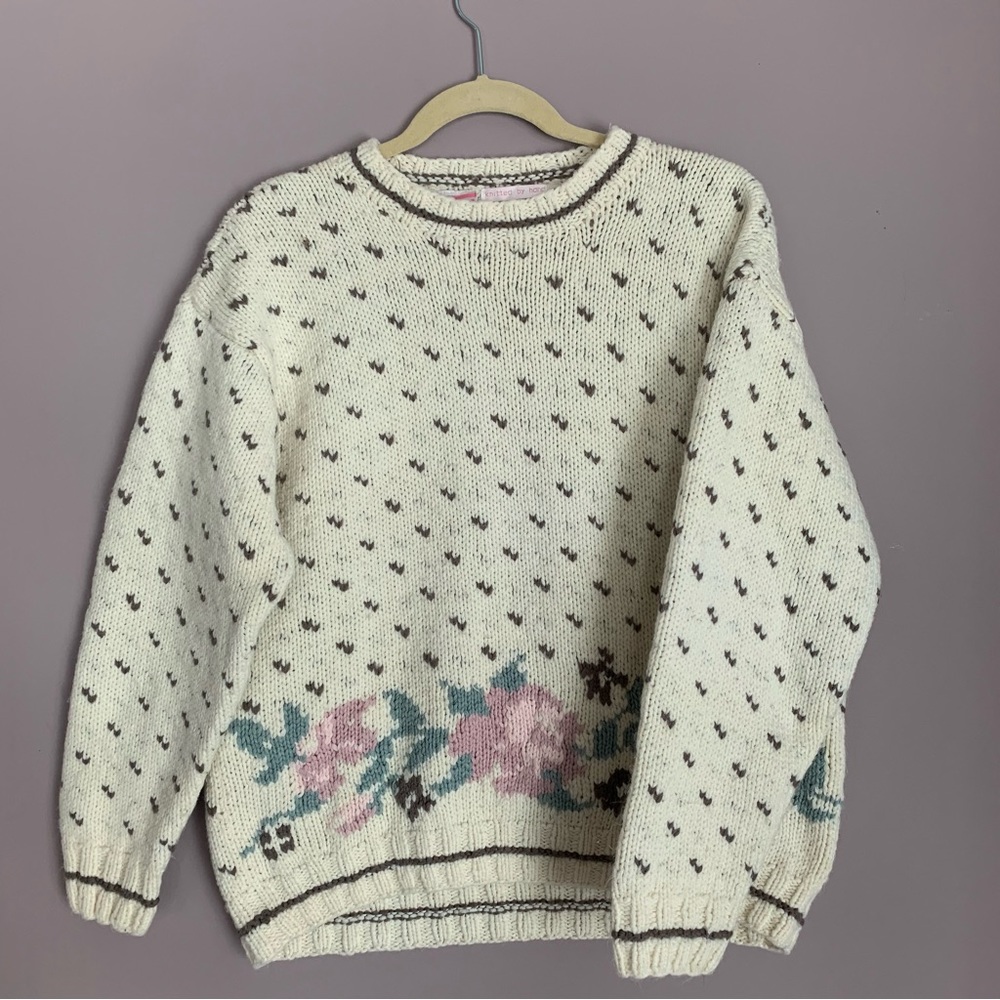 Vintage knitted sweater with floral pattern size MEDIUM